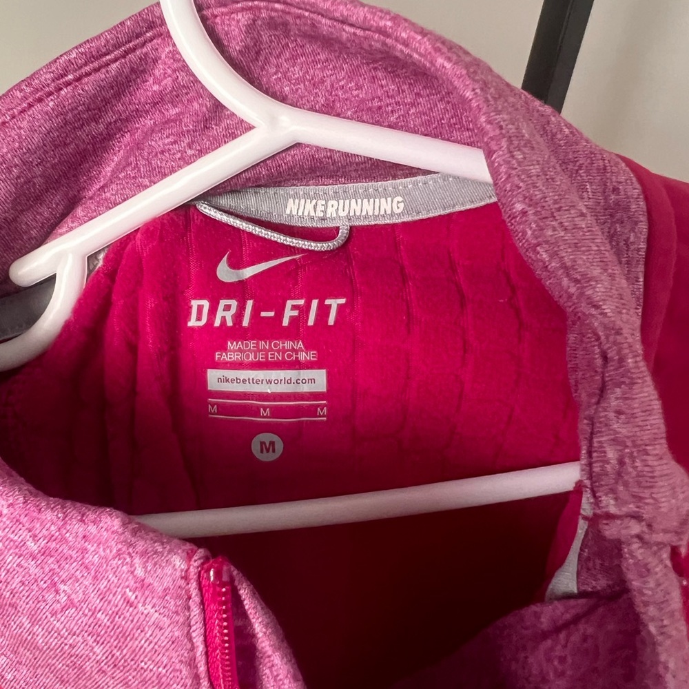 Nike Women's running dry fit Pink Jacket size M - Picture 6 of 6